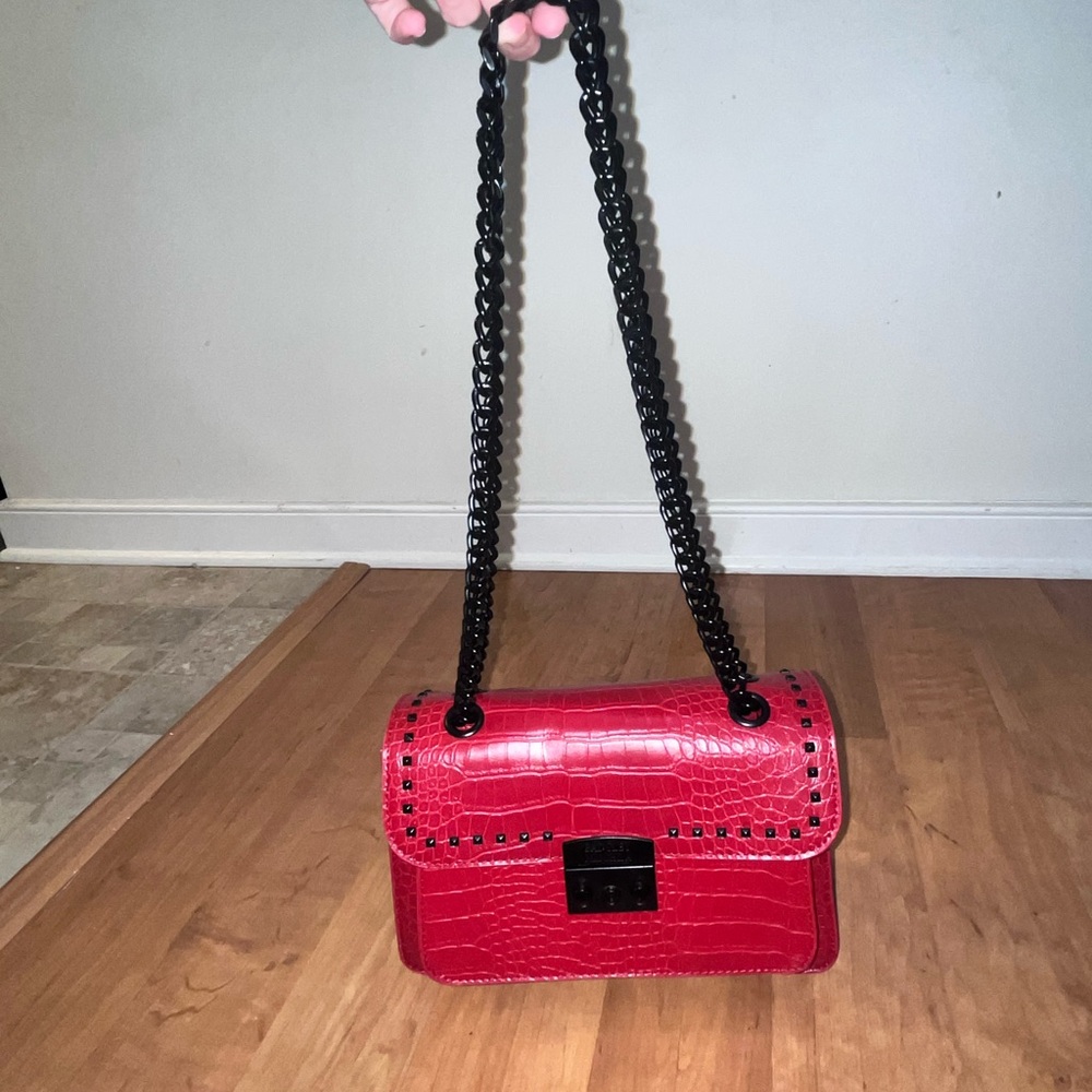 Badgley Mischka Red Croc-Embossed Chain Strap Bag - Picture 10 of 15